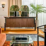 The Dean Munich, Autograph Collection Múnich