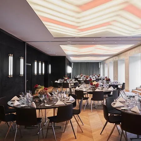 Roomers Munich, Autograph Collection 5* Munich