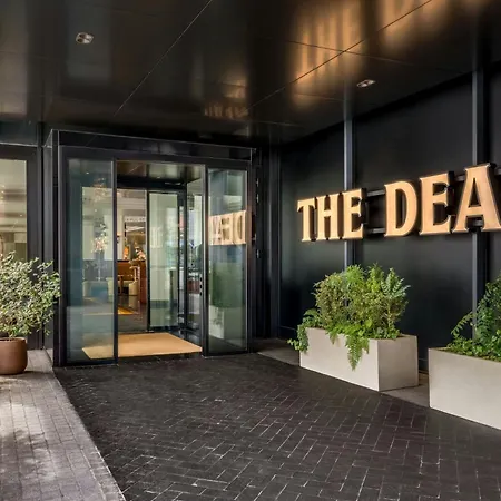 The Dean Munich, Autograph Collection
