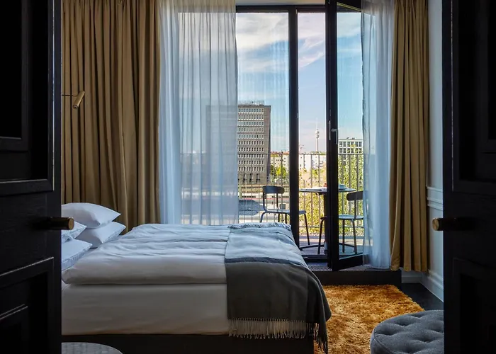 Hotel Roomers Munich, Autograph Collection