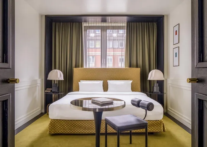 Roomers Munich, Autograph Collection 5*