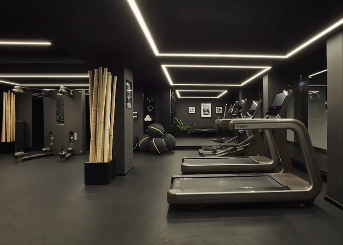 Roomers Munich, Autograph Collection