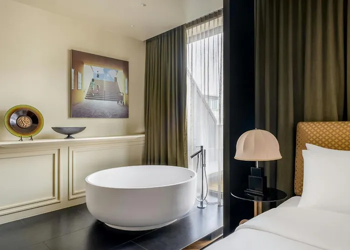 The Dean Munich, Autograph Collection 5* München