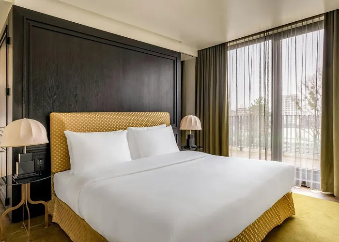 The Dean Munich, Autograph Collection 5* München