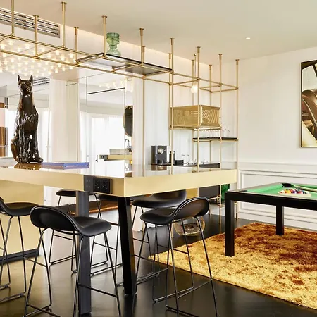 Roomers Munich, Autograph Collection מלון 5*